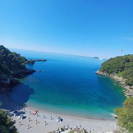 Apartment Cinque Terre House With Breakfast And Optional Access To Pool, Jacuzzi & Sauna