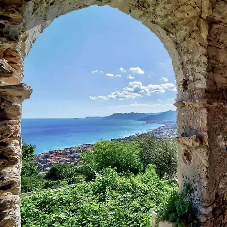 Apartment Cinque Terre House With Breakfast And Optional Access To Pool, Jacuzzi & Sauna