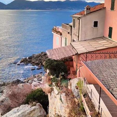 Apartment Cinque Terre House With Breakfast And Optional Access To Pool, Jacuzzi & Sauna Sarzana