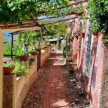 Apartment Cinque Terre House With Breakfast And Optional Access To Pool, Jacuzzi & Sauna