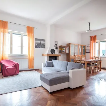 Apartment Cinque Terre House With Breakfast And Optional Access To Pool, Jacuzzi & Sauna
