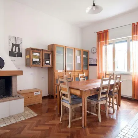 Cinque Terre House With Breakfast And Optional Access To Pool, Jacuzzi & Sauna Sarzana